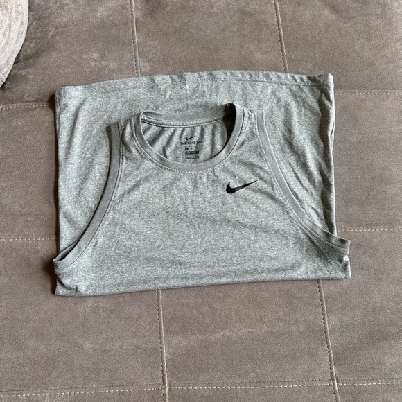 Nike Gray Tank Top - Picture 3 of 7